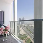 Livbnb - Prime Located Studio, Near To Attractions