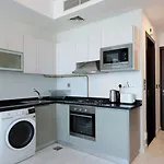 Livbnb - Prime Located Studio, Near To Attractions
